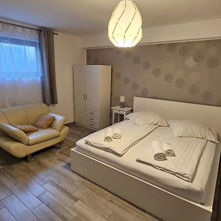 Neferprod Apartments - Is - Cam 06 ทิมิชัวรา ภายนอก รูปภาพ